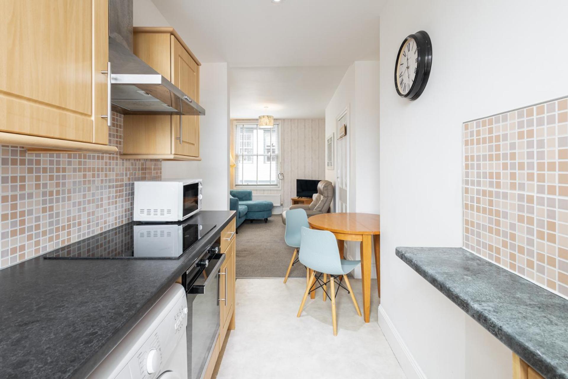 Host & - Abbey View Apartment